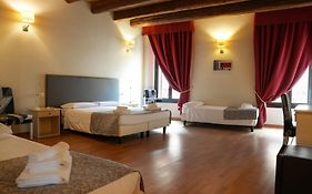 Honey Rooms Ferrara